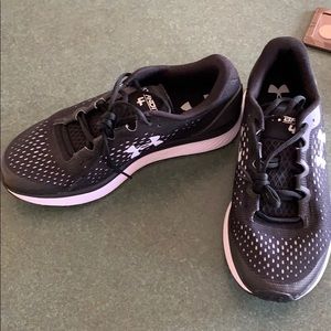 Under Armour Sneakers